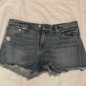Gap girlfriend shorts size 27
